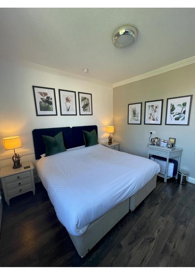 באטל The Abbey Hotel מראה חיצוני תמונה