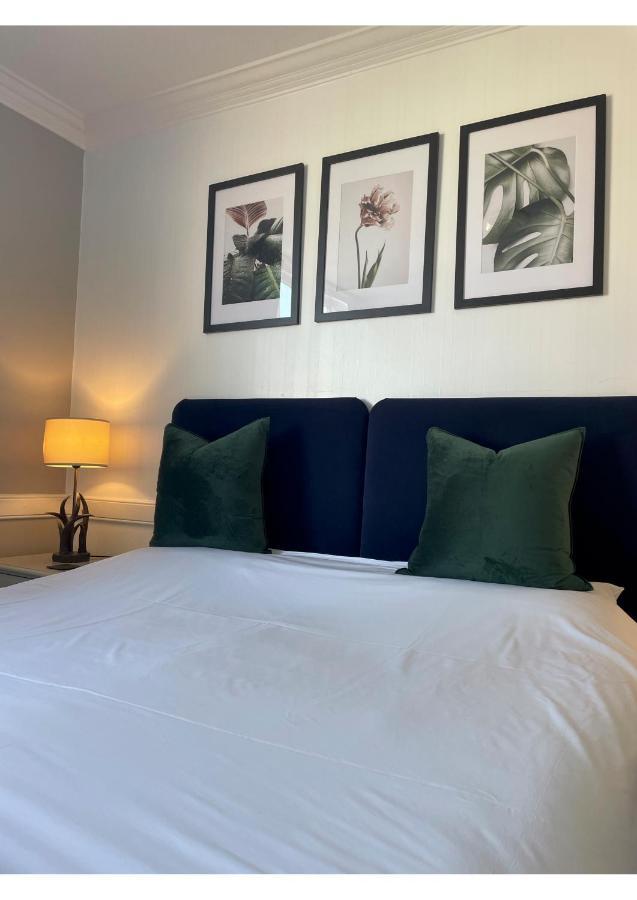 באטל The Abbey Hotel מראה חיצוני תמונה