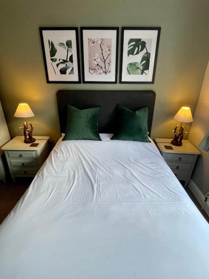 באטל The Abbey Hotel מראה חיצוני תמונה